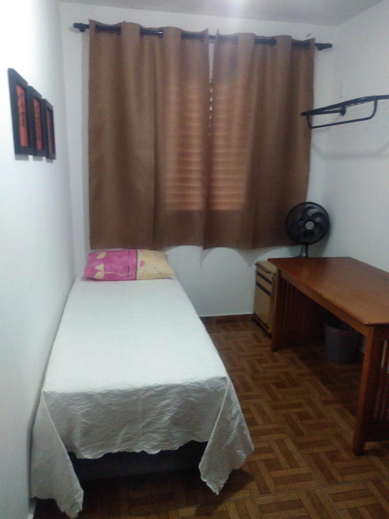 Um Individual Em Casa Familiar * São Paulo